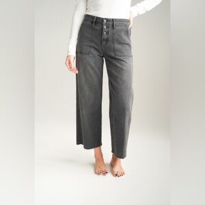 Carly Jean Los Angeles Hendrix Wide Leg Crop Button Fly Size 0 Charcoal‎ Raw Hem